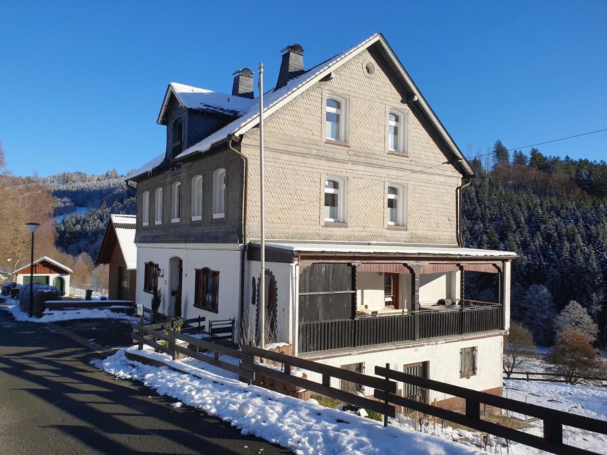 Ferienhaus Familienparadies: Indoor-Spielplatz, Pool und Sauna für 18 Personen Schmallenberg Exterior photo