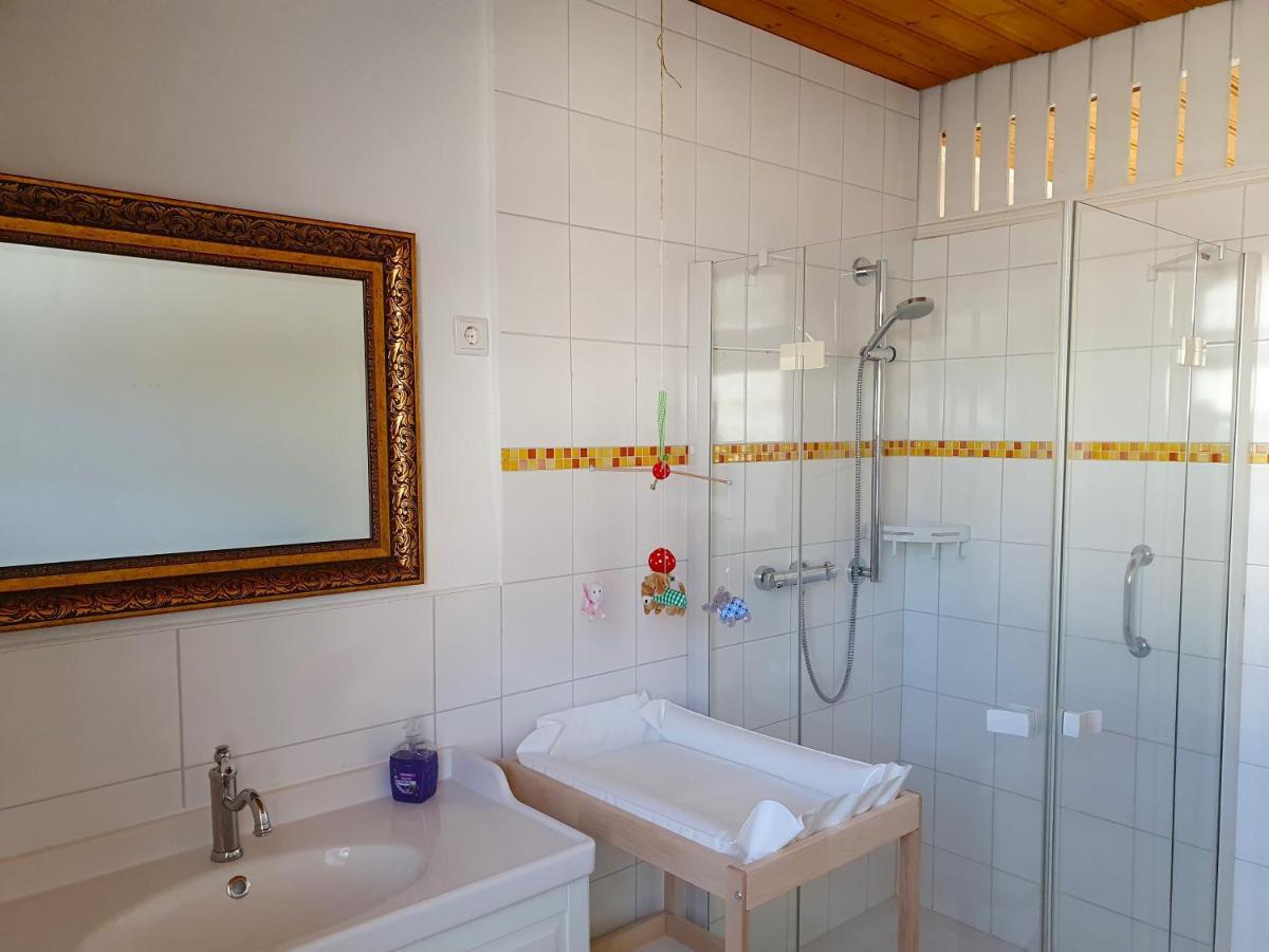 Ferienhaus Familienparadies: Indoor-Spielplatz, Pool und Sauna für 18 Personen Schmallenberg Exterior photo