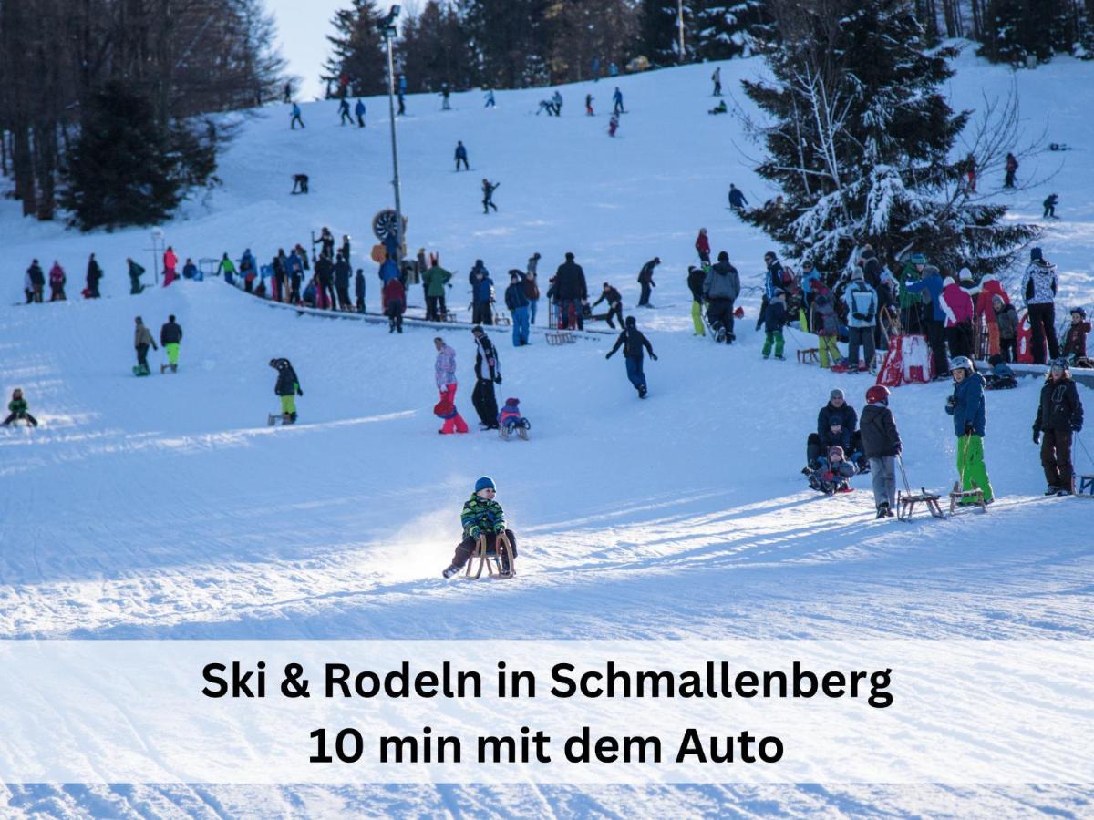 Ferienhaus Familienparadies: Indoor-Spielplatz, Pool und Sauna für 18 Personen Schmallenberg Exterior photo